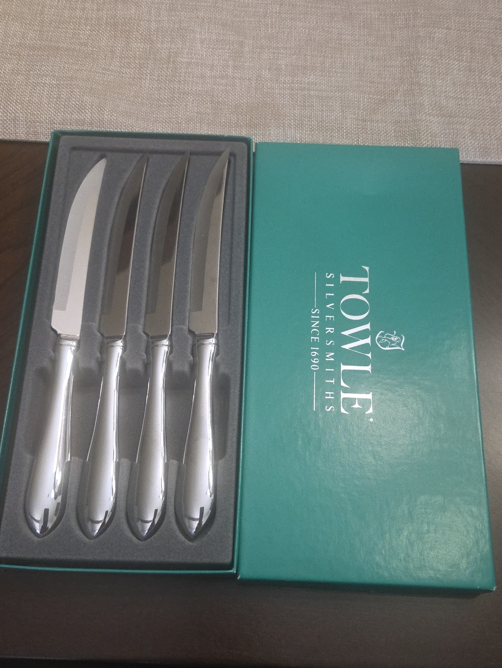 Towle Silversmiths Set Of 4 Steak Knives. New Condition...never Used! Beautiful!